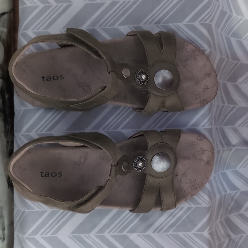 Taos Treasure Sandals Women's 7 Olive Leather Slingback Adjustable Comfort Flat - Picture 3 of 8